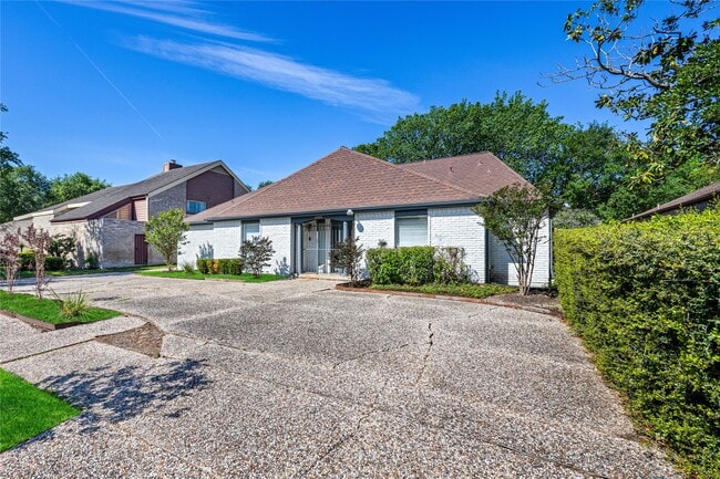 Building Photo - 11906 Pepperdine Ln