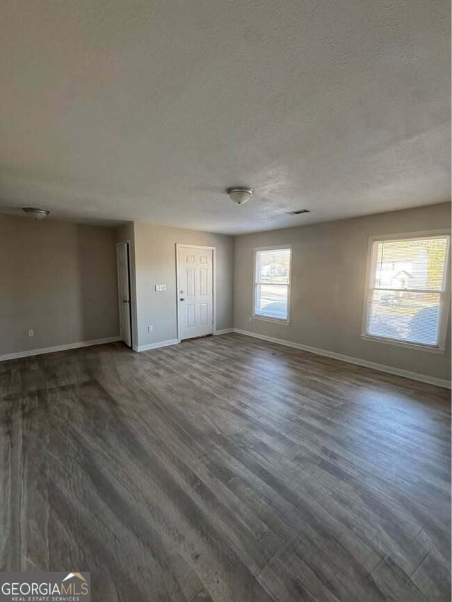 Building Photo - 1841 N Ridge Dr