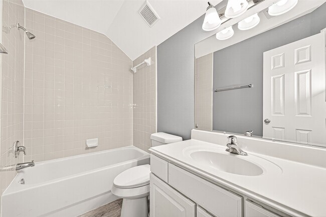 Building Photo - 1903 Amber Trail Ln