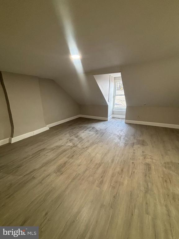 Building Photo - 624 Poplar St