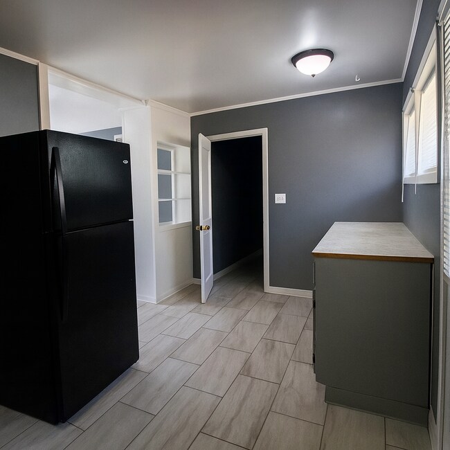 Building Photo - 4220 Elkan Ave