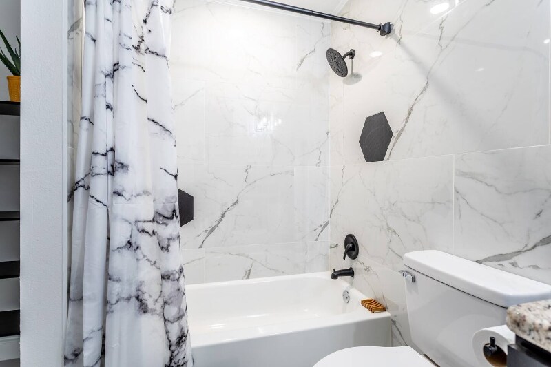 Building Photo - 1414 E Harding St