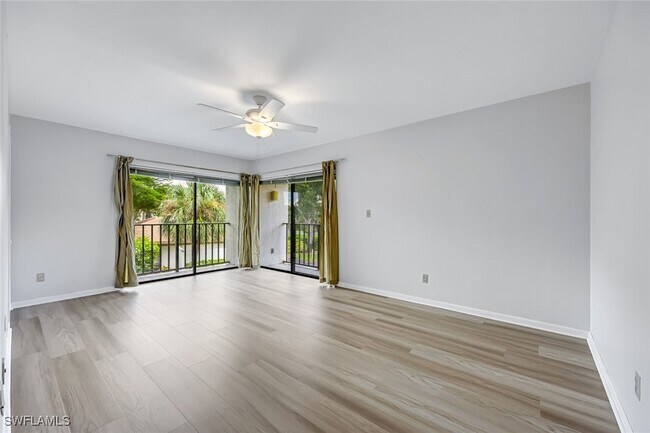 Building Photo - 537 Lake Louise Cir