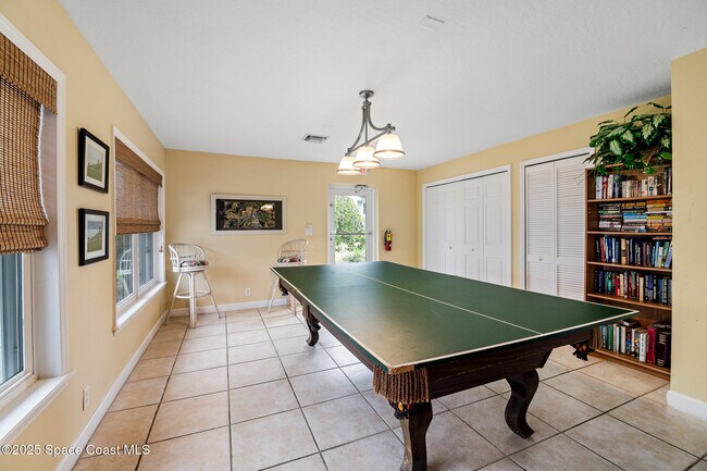 Building Photo - 215 Ballyshannon St