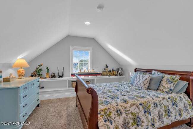 Building Photo - 300 Salem Ave