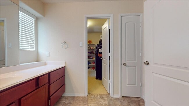 Building Photo - 3202 Cabin Wood Way