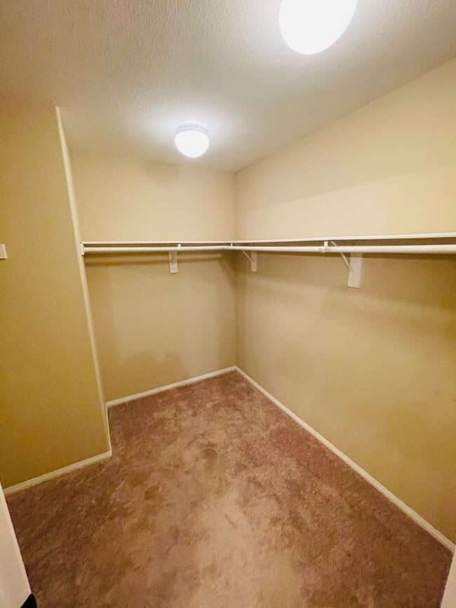 Building Photo - 42020 Dahlia Way