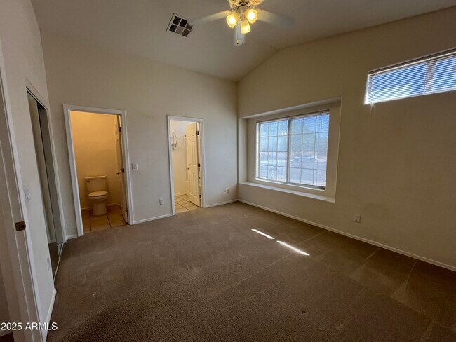 Building Photo - 8900 E Rainier Dr