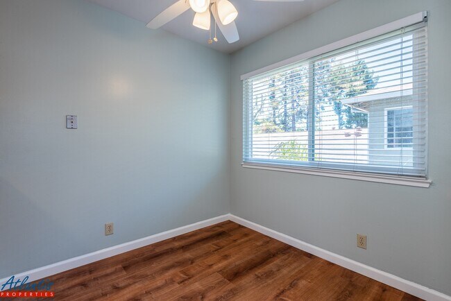 Building Photo - 1136 Ayala Dr