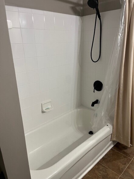 Building Photo - 1300 Park W Blvd