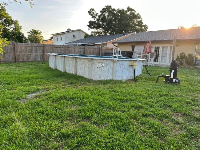 Building Photo - 1761 Lakeview Village Dr