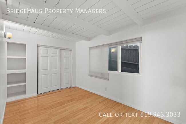 Building Photo - 4263 Mentone St
