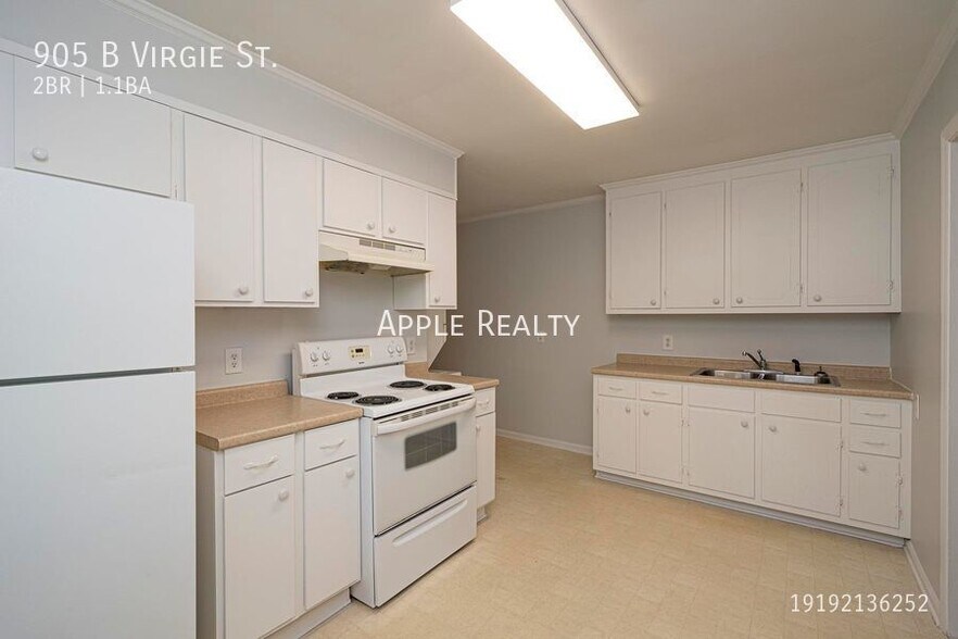 Building Photo - 905 Virgie St