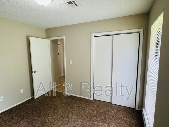Building Photo - 4107 Beardsley Dr