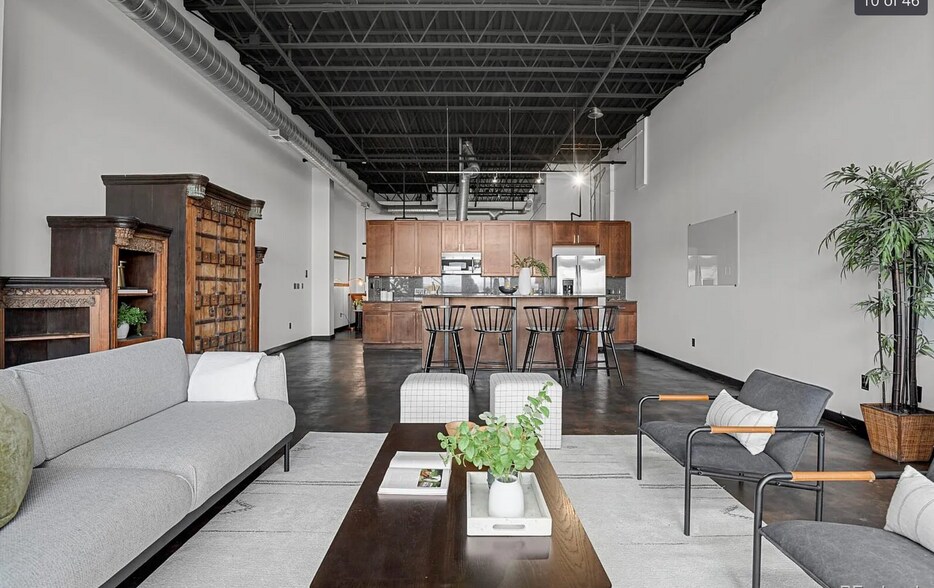 Chef's kitchen - 2715 Blake St