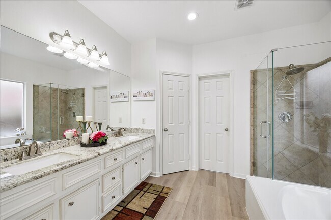 Building Photo - 2614 Cezanne Cir
