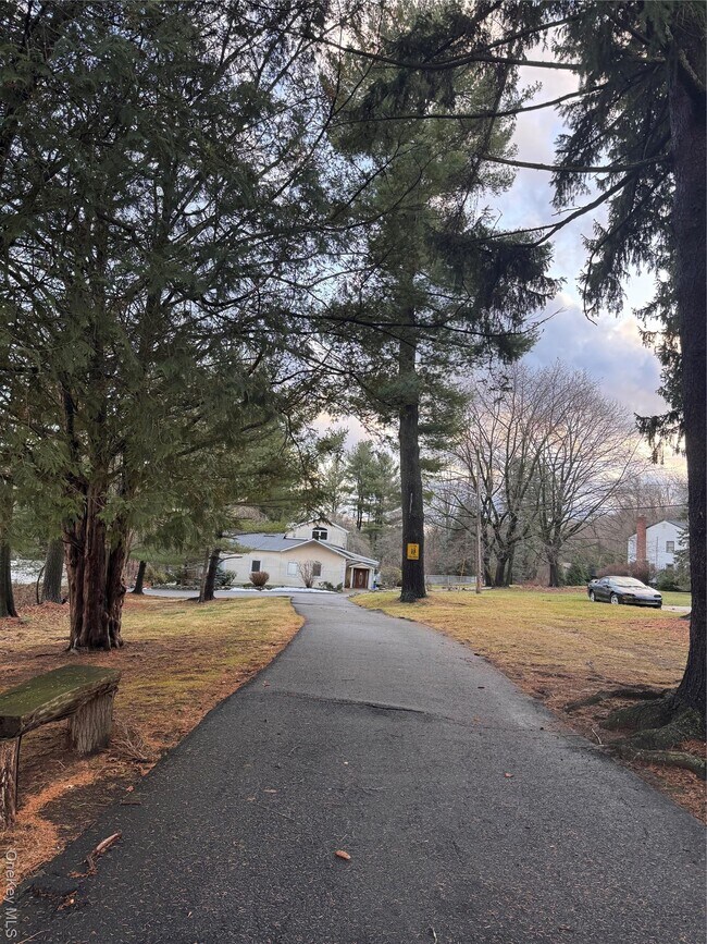 Building Photo - 201 Red Hill Rd