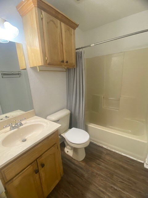 Building Photo - 212 Woodmont St