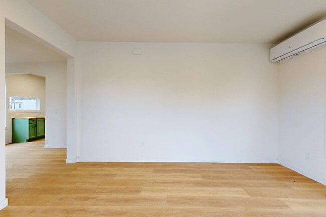 Building Photo - 407 W Pine St