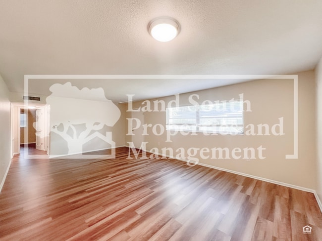 Building Photo - 742 Park Hill Ave