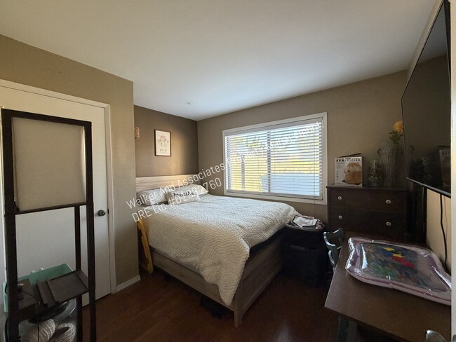 Building Photo - 225 E Rice Ranch Rd