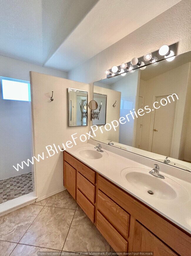 Building Photo - 2578 W Bluffs Peak Ct