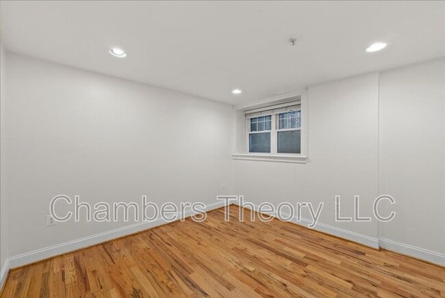 Building Photo - 739 Newton Pl NW