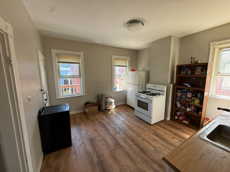 Building Photo - 348 Faneuil St