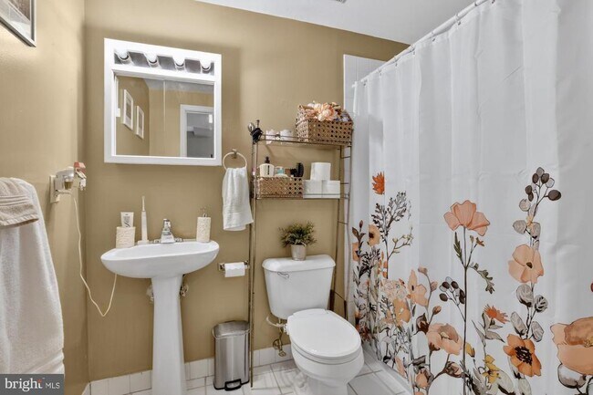 Building Photo - 1324 Locust St