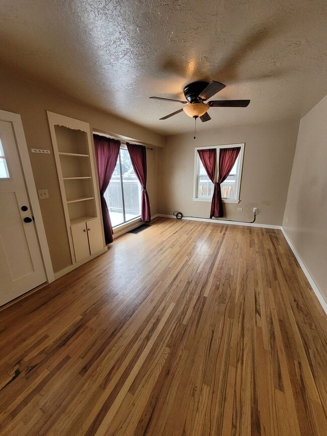 Building Photo - 305 S Meridian Rd