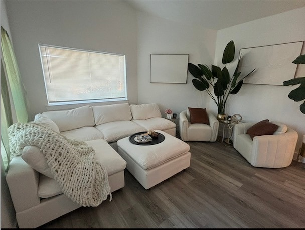 Building Photo - 1930 Shaw St