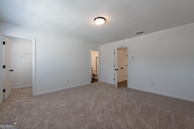 Building Photo - 5542 Highland St