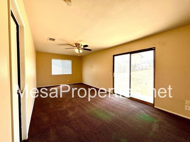 Building Photo - 8988 Grapefruit Ave