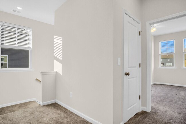 Building Photo - Spacious 3 Bedroom 3.5 Bath Townhome with Finished Basement & First-Floor Suite Near I-64