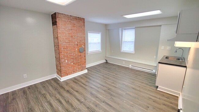 Building Photo - 1206 Middle St