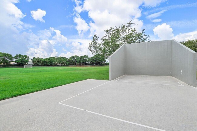 Building Photo - 7654 Rockport Cir