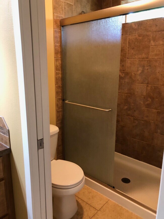 Building Photo - 116 5th St