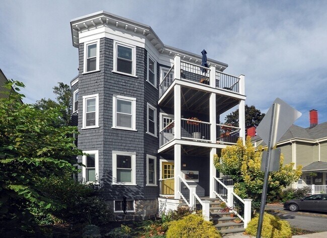 Building Photo - 27 Armandine St