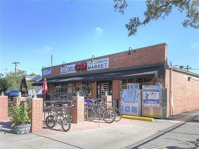 Building Photo - 1215 Green Oaks Ln