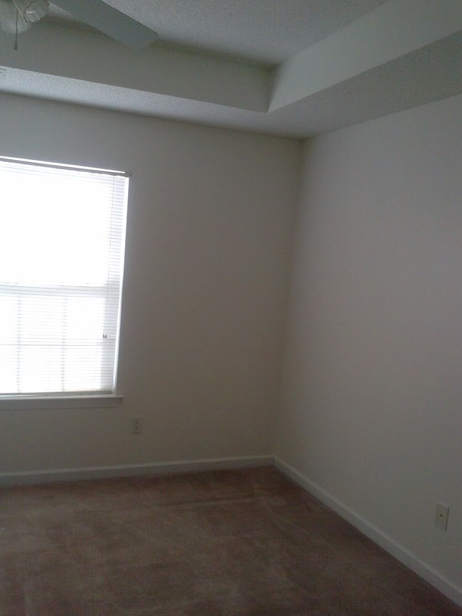 Building Photo - 2311 Nicole Dr