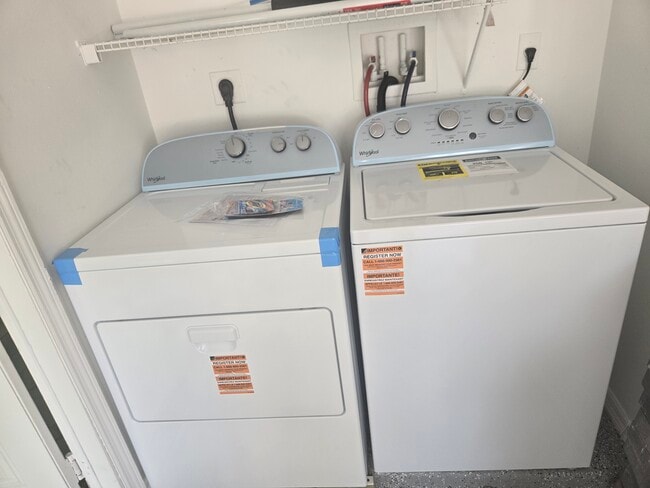 Building Photo - 716 Truman St