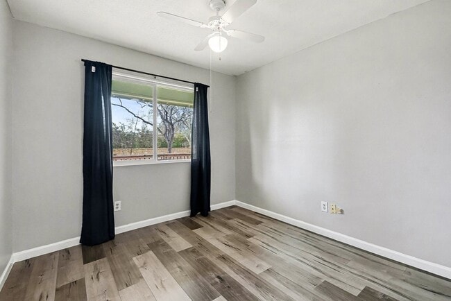 Building Photo - 1627 Texas Ave