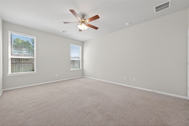 Building Photo - 25527 Valverdant Ct