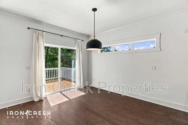Building Photo - 17 Woodbridge Park Dr