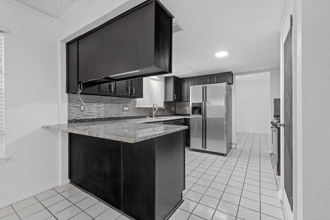 Building Photo - 4100 Harcourt Dr