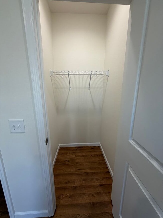 Building Photo - 3 Bedroom | 2 Bathroom | 1 Car Garage | Duplex | Springfield MO!