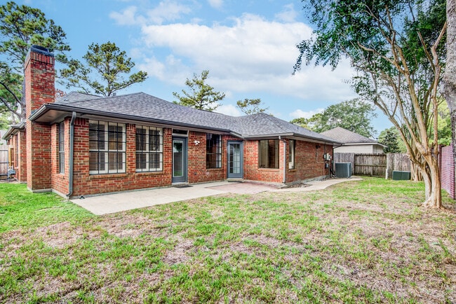 Building Photo - 14507 Sycamore Lake Rd