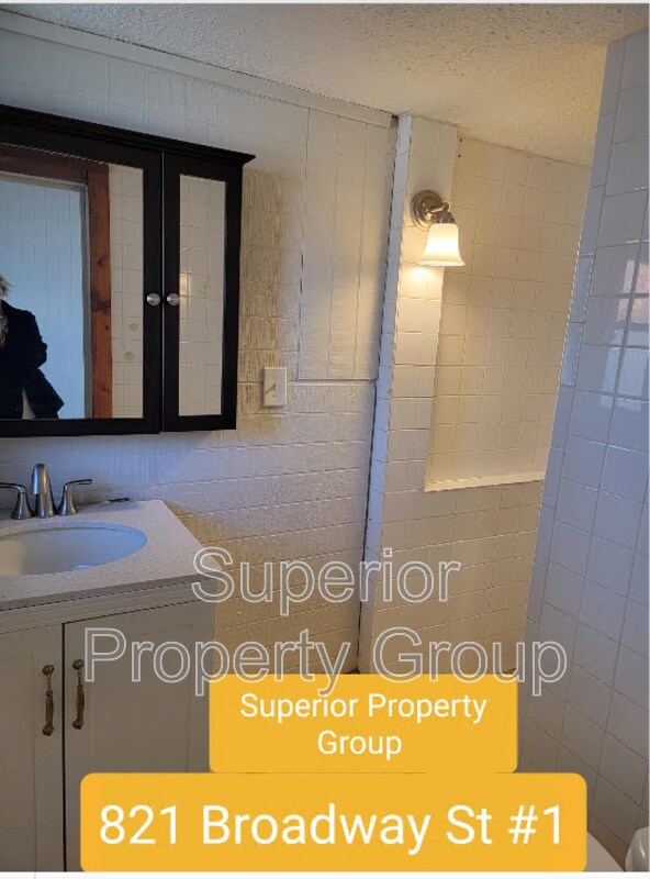 Building Photo - 821 Broadway