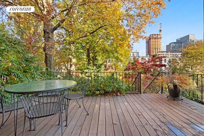 Building Photo - 149 St Marks Ave