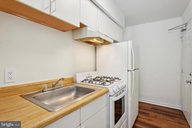 Building Photo - 714 Tasker St